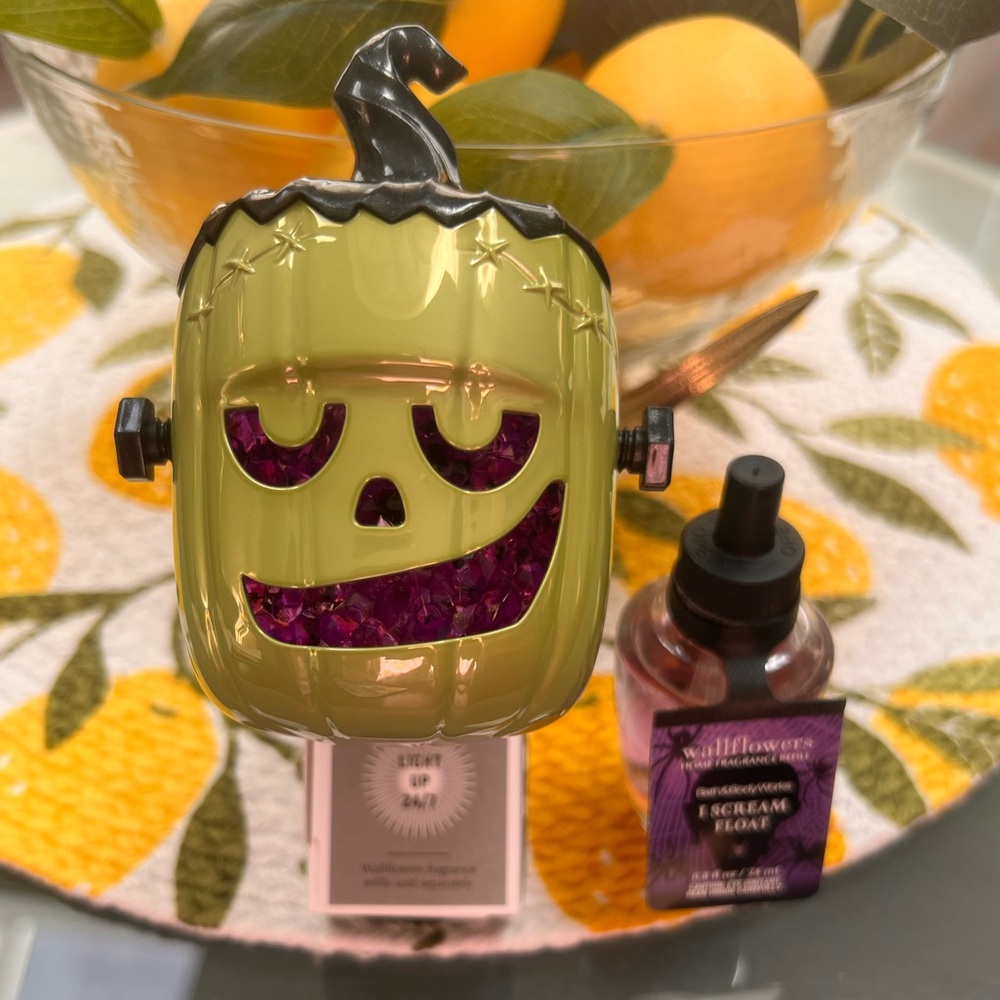 Bath & Body Works Frankenstein Wallflower Plug & Bulb NWT Halloween